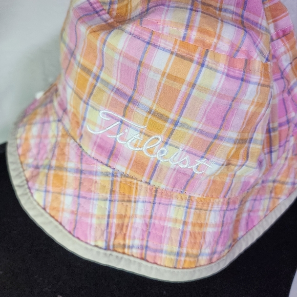 Titleist Reversible Bucket Hat Cream And Plaid - Picture 5 of 6